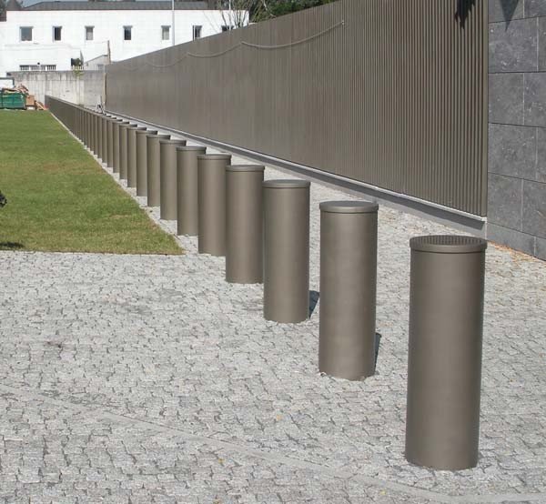 FixedHVMScimitarBollards