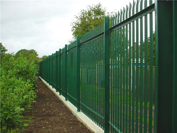 steel_palisade_fencing_concrete_sill