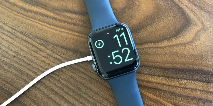 CHARGE APPLE WATCH