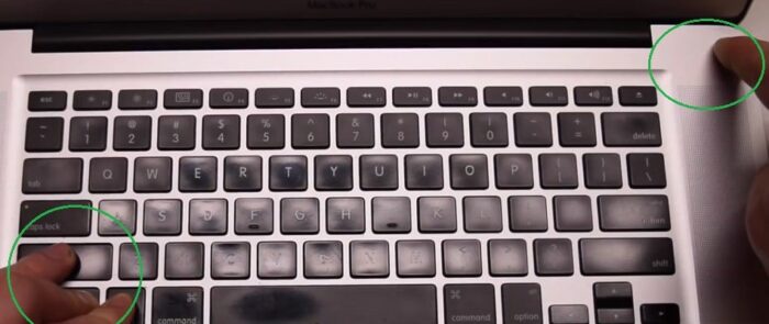 MacBook Pro force reboot keys