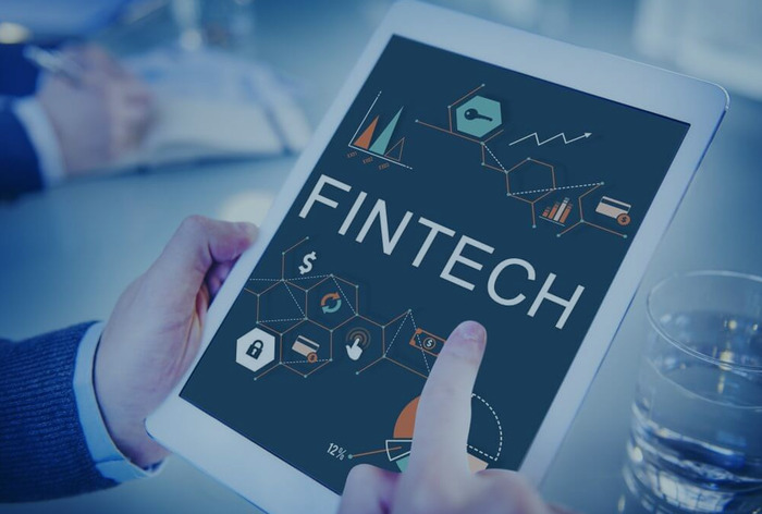 Top 9 Benefits of Using AI in Fintech