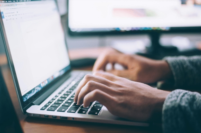Students Turning to AI for Writing
