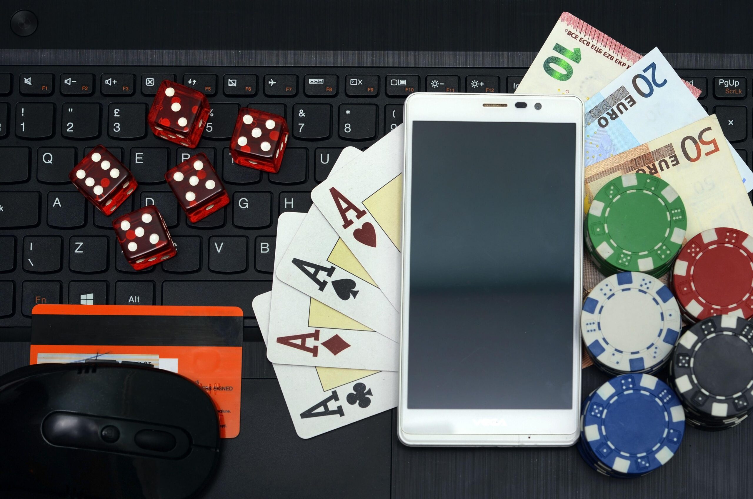 Instant Withdrawals in Online Casinos: What Makes Cashouts Faster