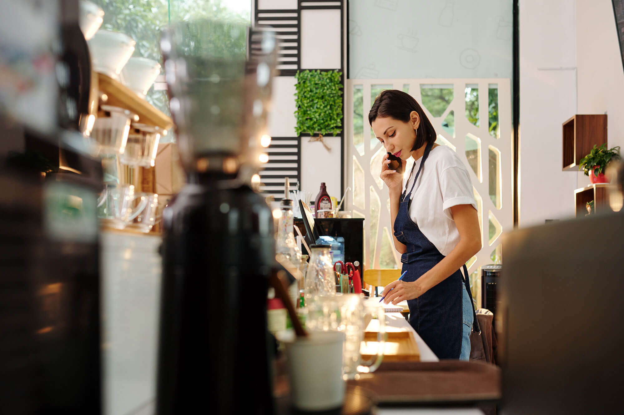 Why Restaurants Struggle with Phone Management and How to Fix It