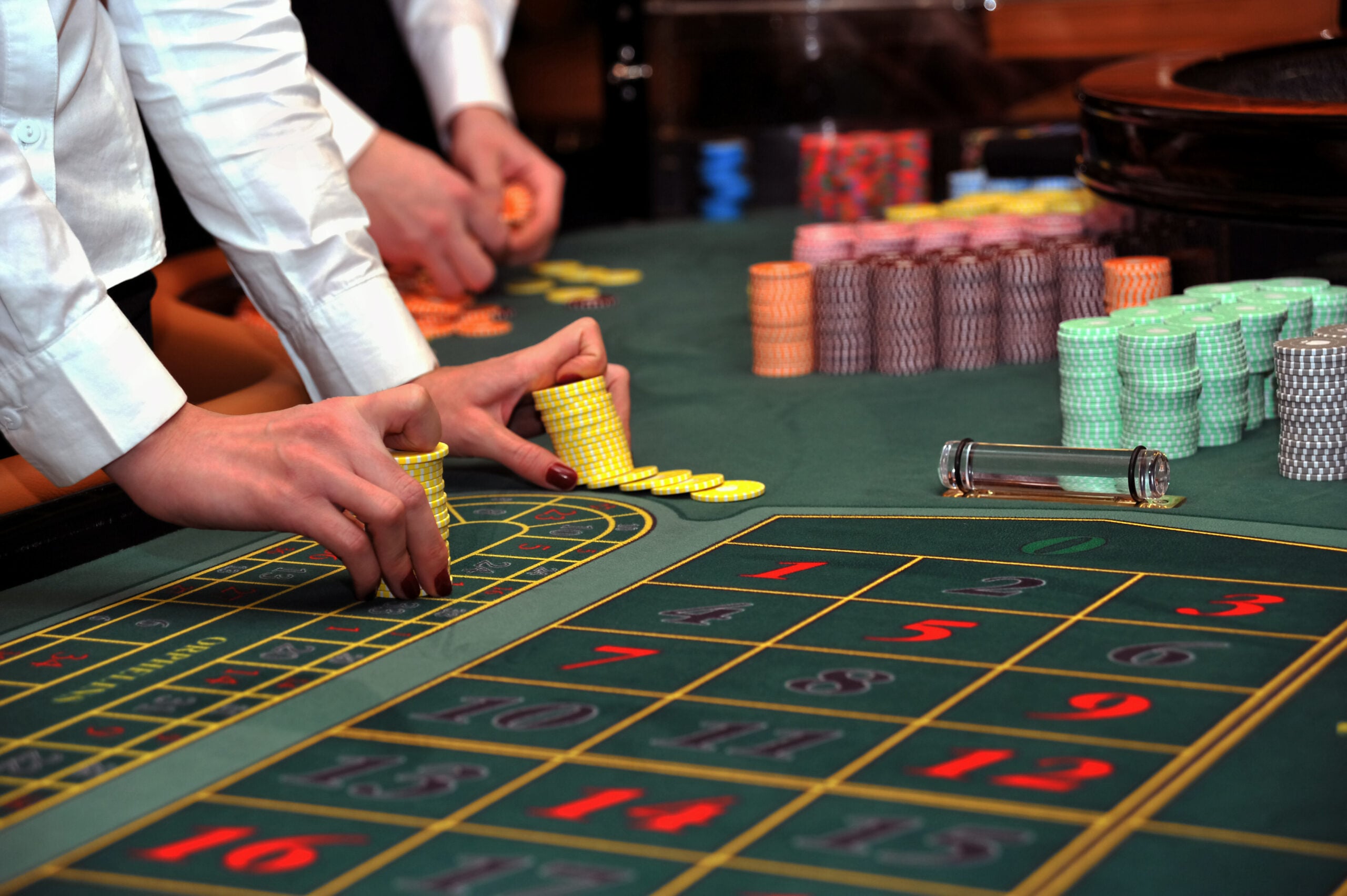 The Case for Online Casinos Over Land-Based Venues in 2026